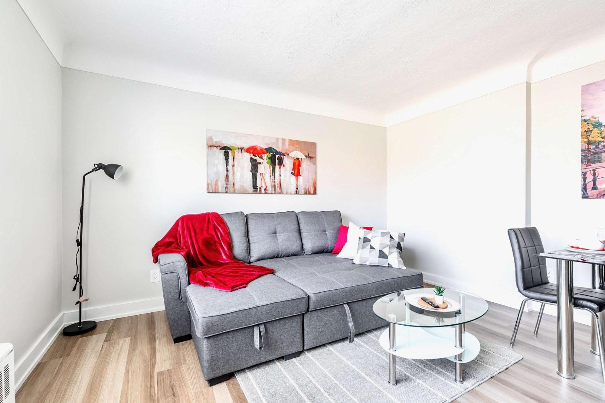 Modern Apartment In Corktown Hamilton Sleeps 4 Dış mekan fotoğraf